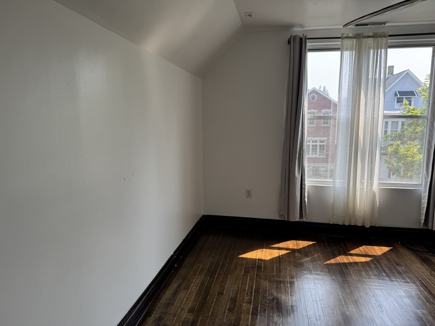 3908 N Bernard Street, Chicago, IL 60618