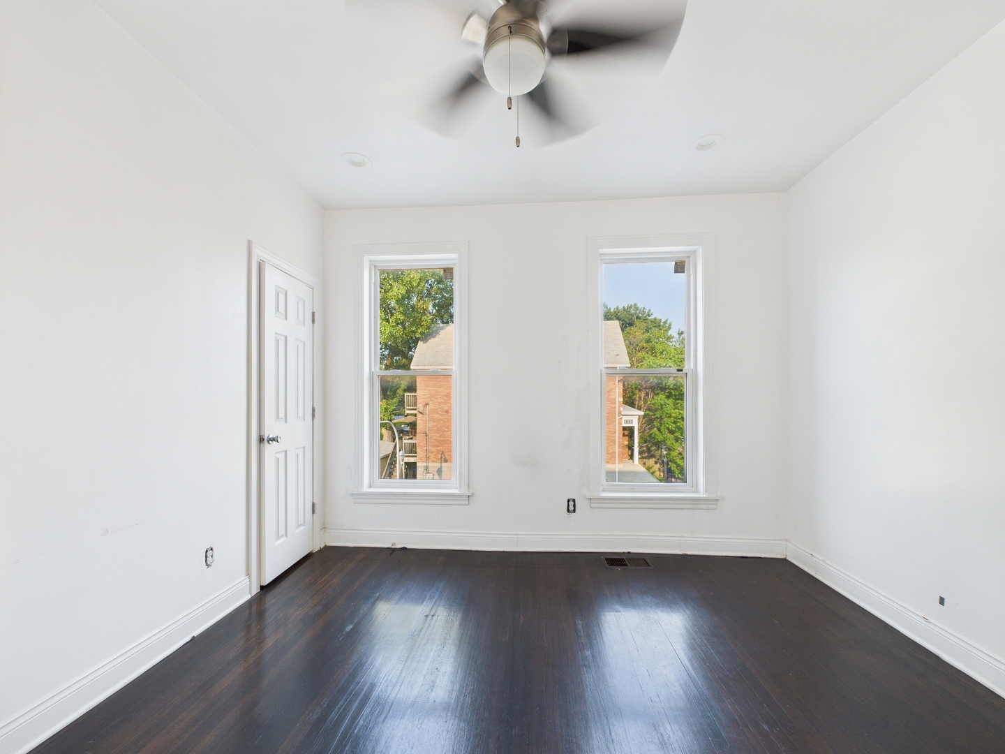 656 E Bowen Avenue, Chicago, IL 60653