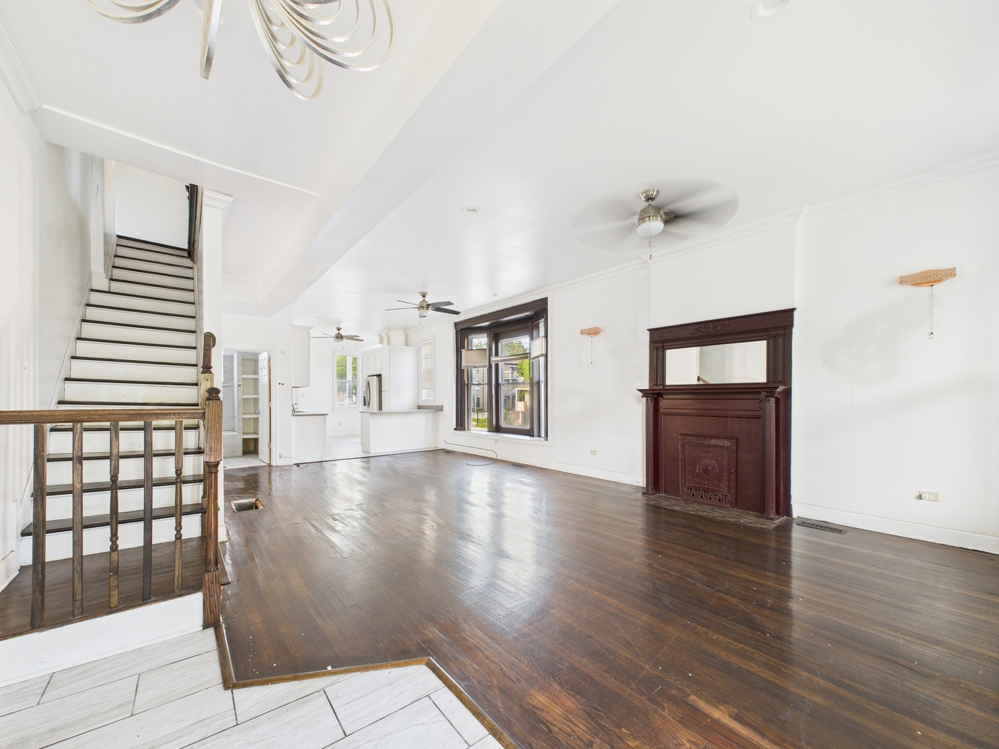 656 E Bowen Avenue, Chicago, IL 60653