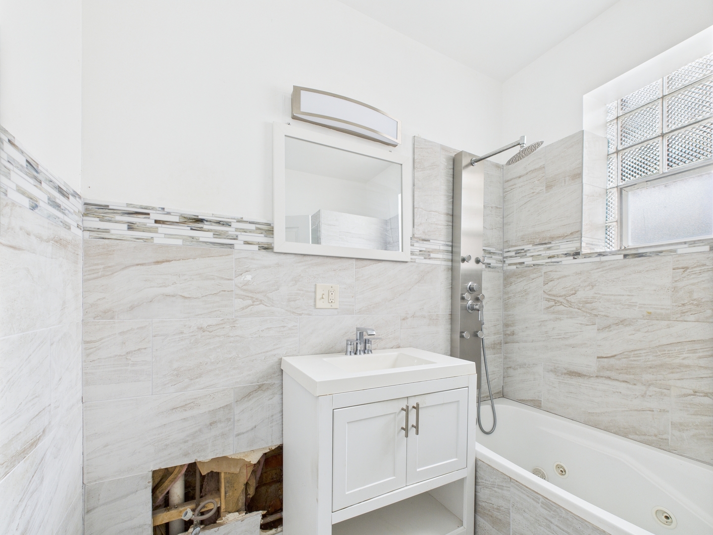 656 E Bowen Avenue, Chicago, IL 60653