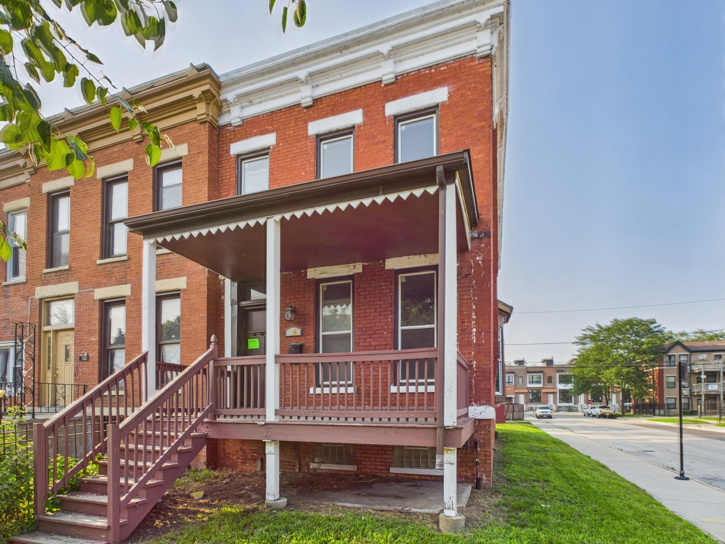 656 E Bowen Avenue, Chicago, IL 60653