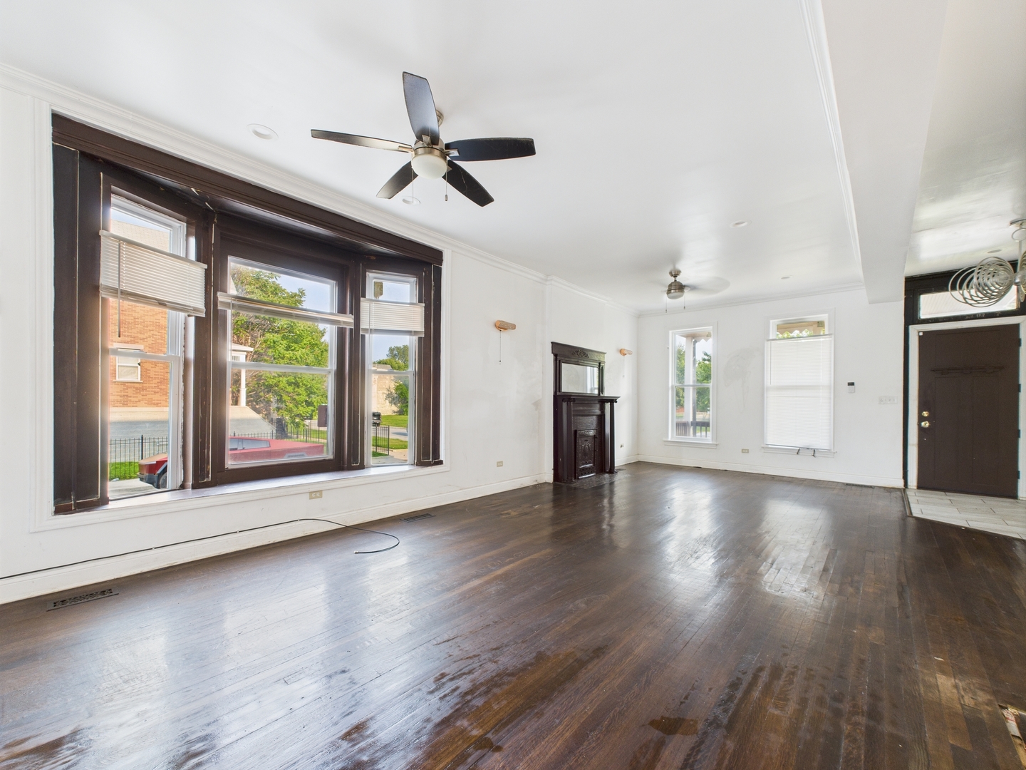 656 E Bowen Avenue, Chicago, IL 60653