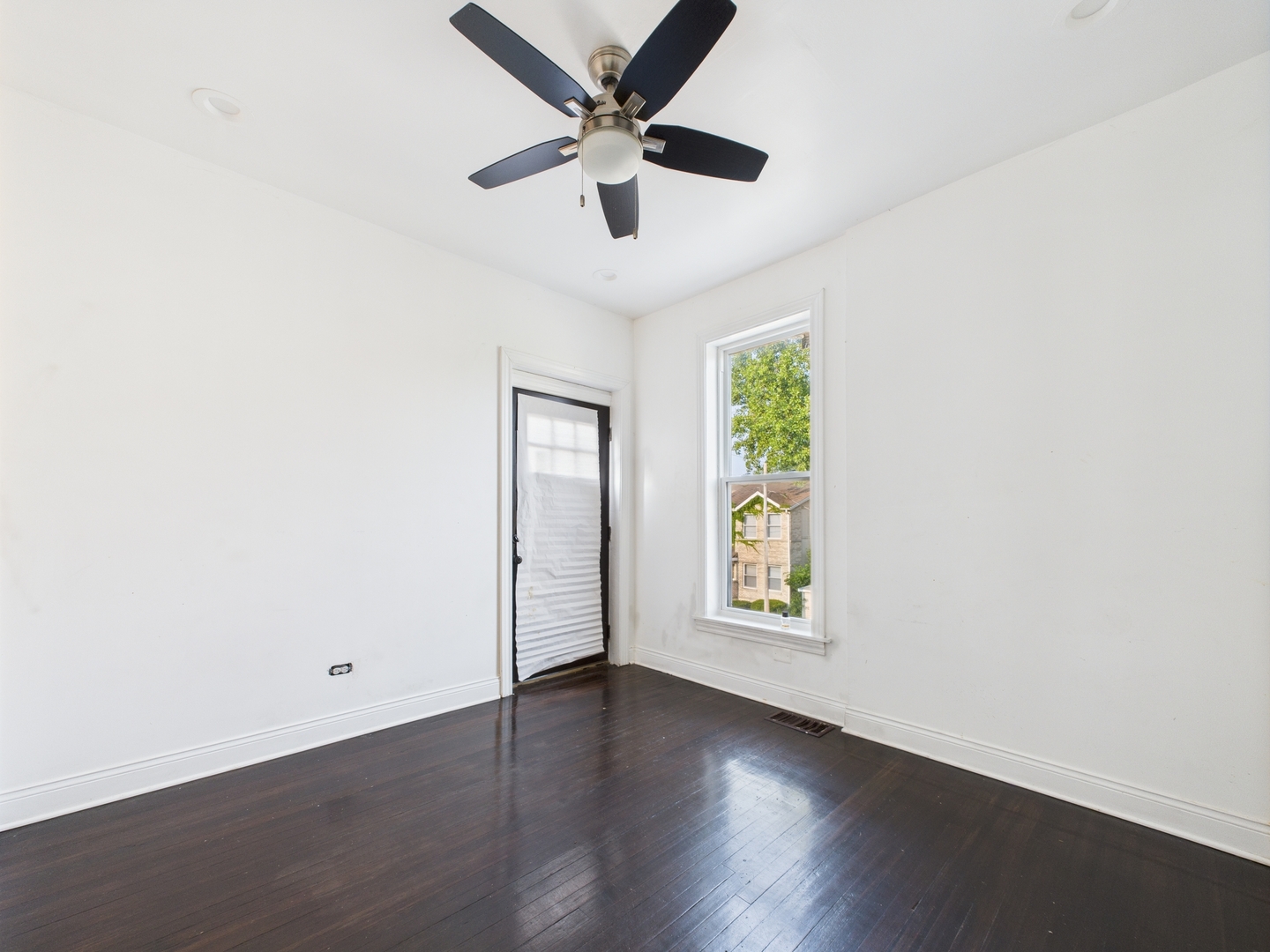656 E Bowen Avenue, Chicago, IL 60653