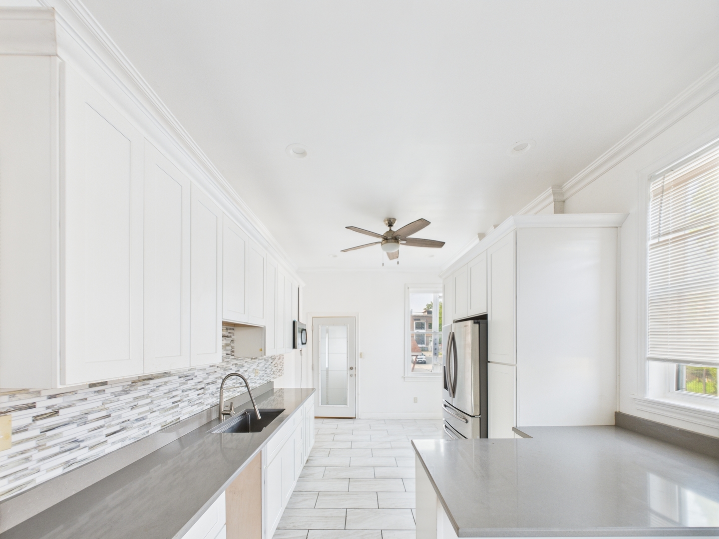 656 E Bowen Avenue, Chicago, IL 60653