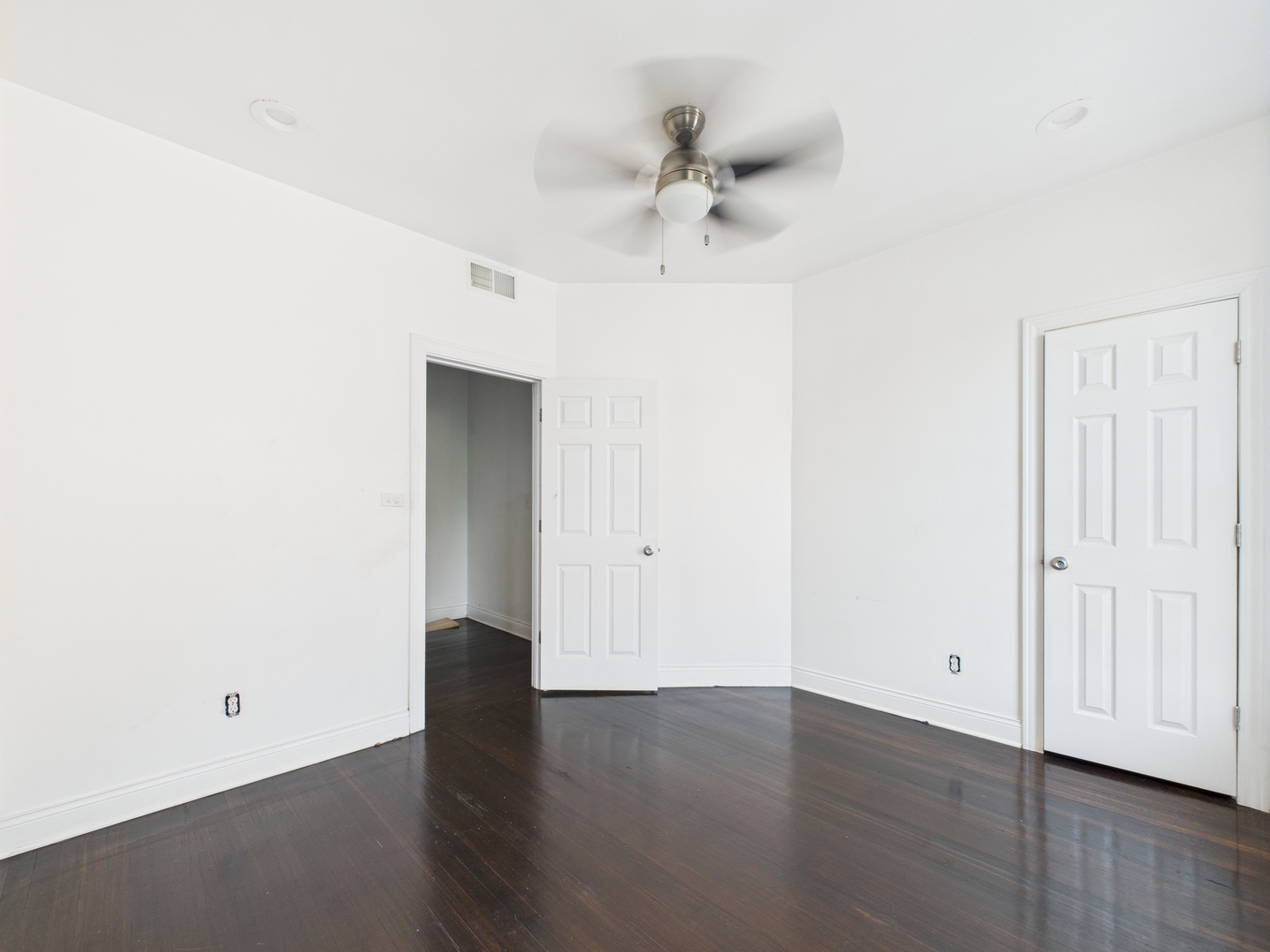 656 E Bowen Avenue, Chicago, IL 60653