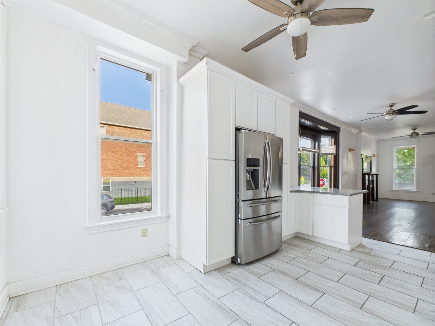 656 E Bowen Avenue, Chicago, IL 60653