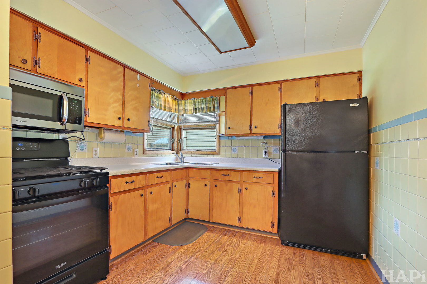 38410 N Lakeside Place, Antioch, IL 60002
