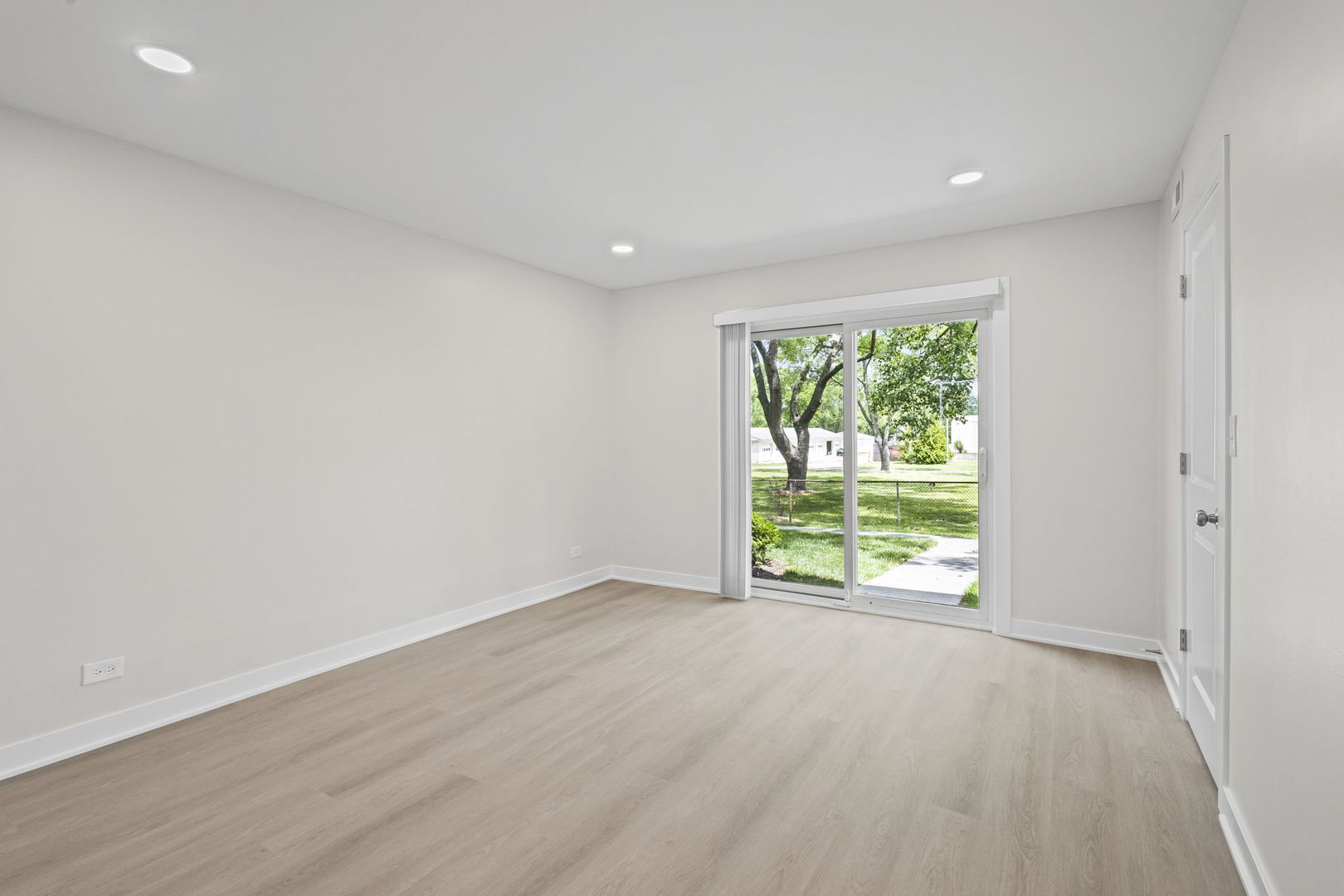 113 W Brandon Court #E11, Palatine, IL 60067