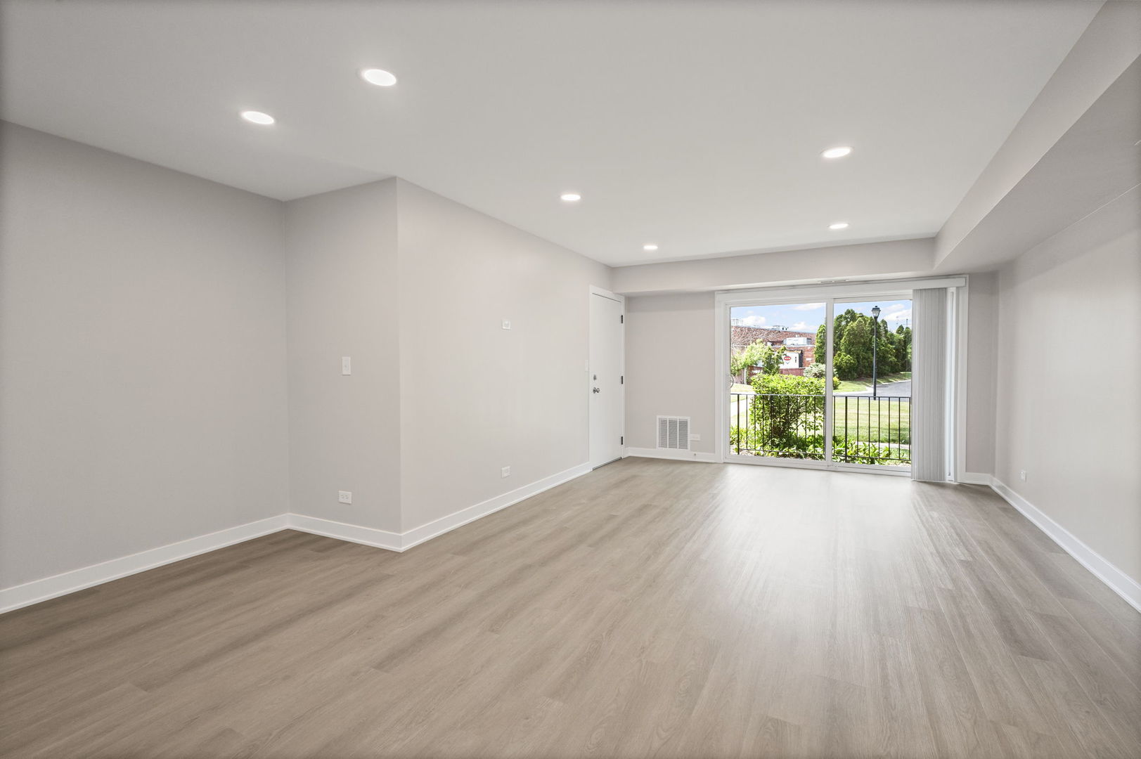 113 W Brandon Court #E11, Palatine, IL 60067