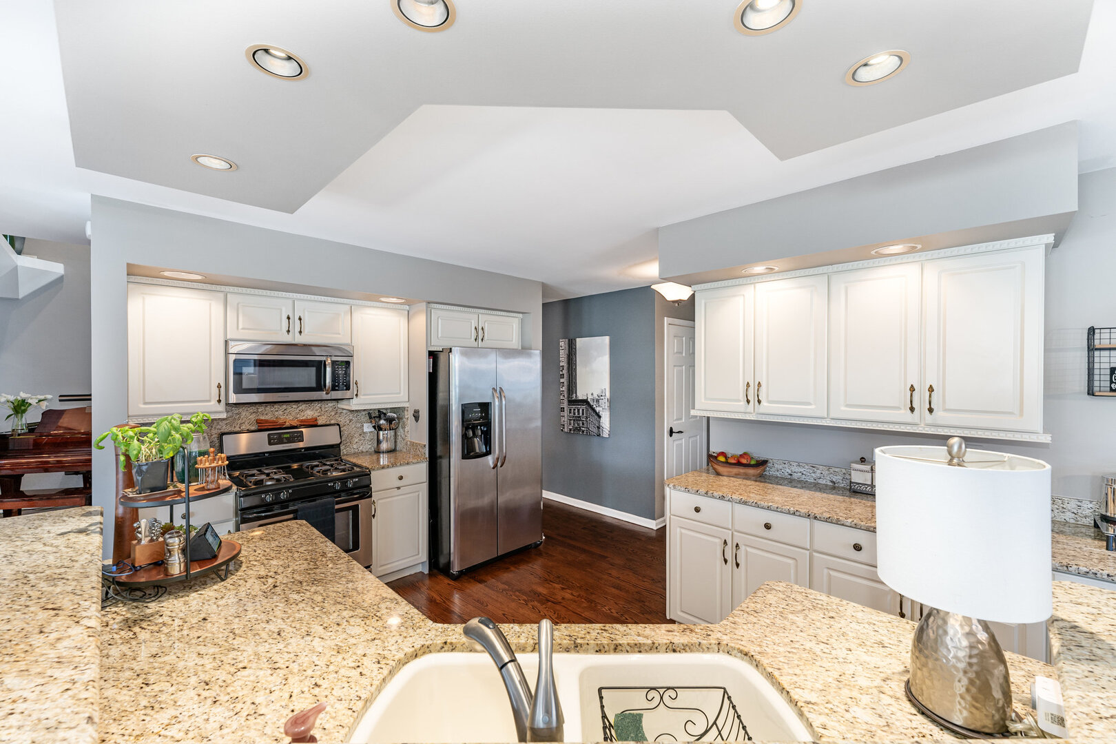 565 Blackberry Ridge Drive, Aurora, IL 60506
