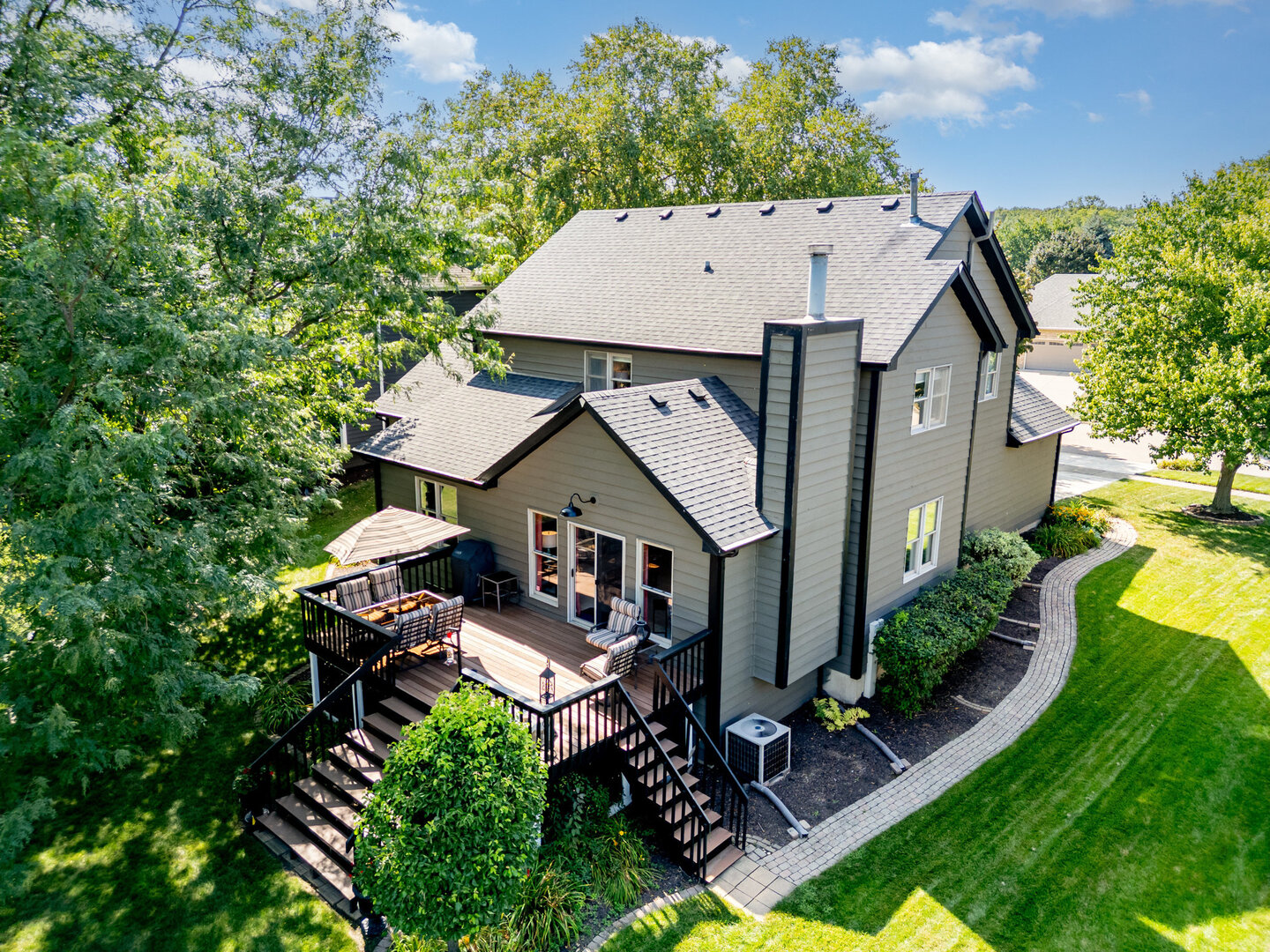 565 Blackberry Ridge Drive, Aurora, IL 60506