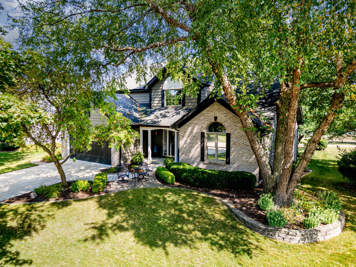 565 Blackberry Ridge Drive, Aurora, IL 60506