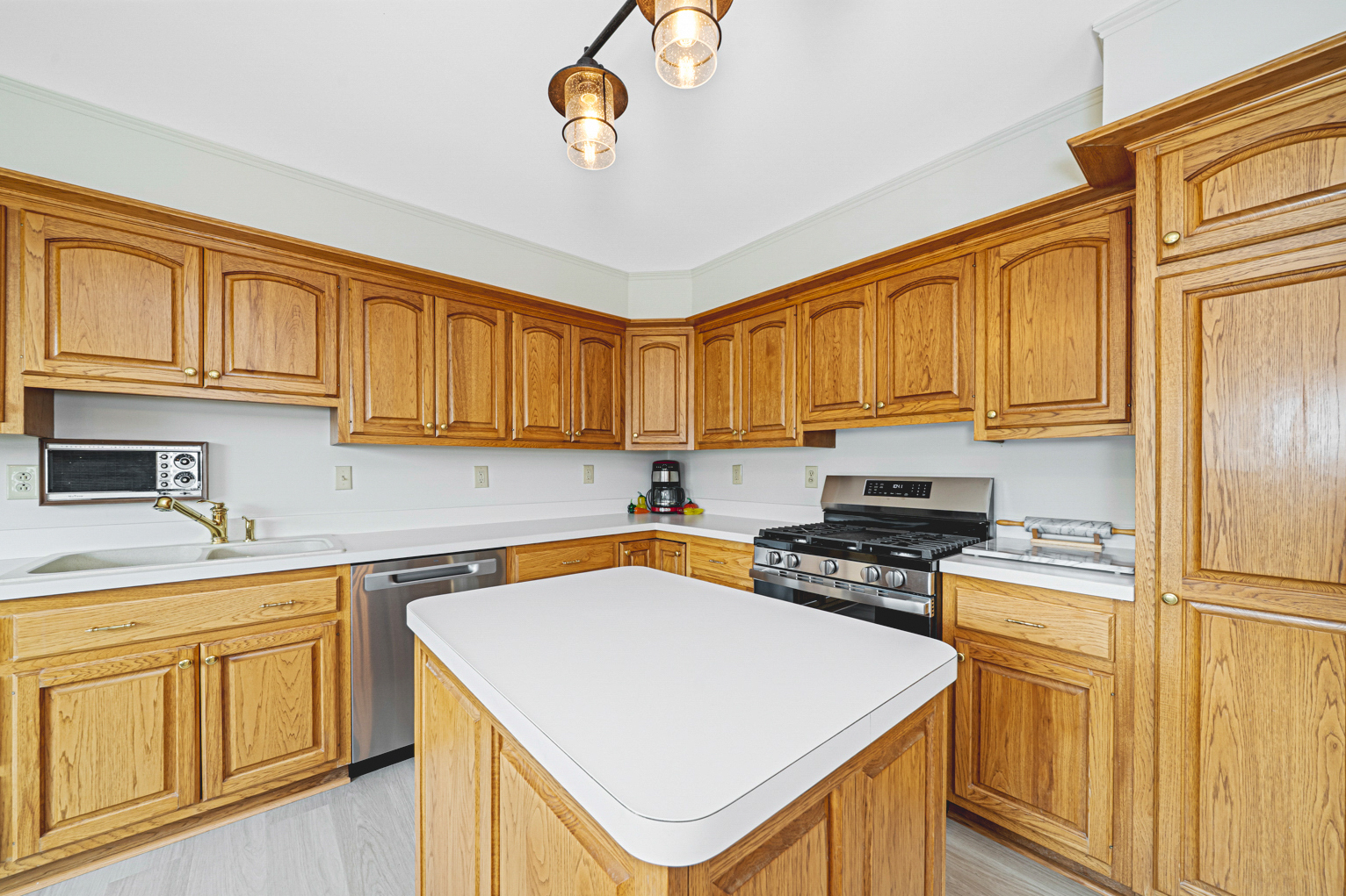 200 Montieth Avenue, Joliet, IL 60433