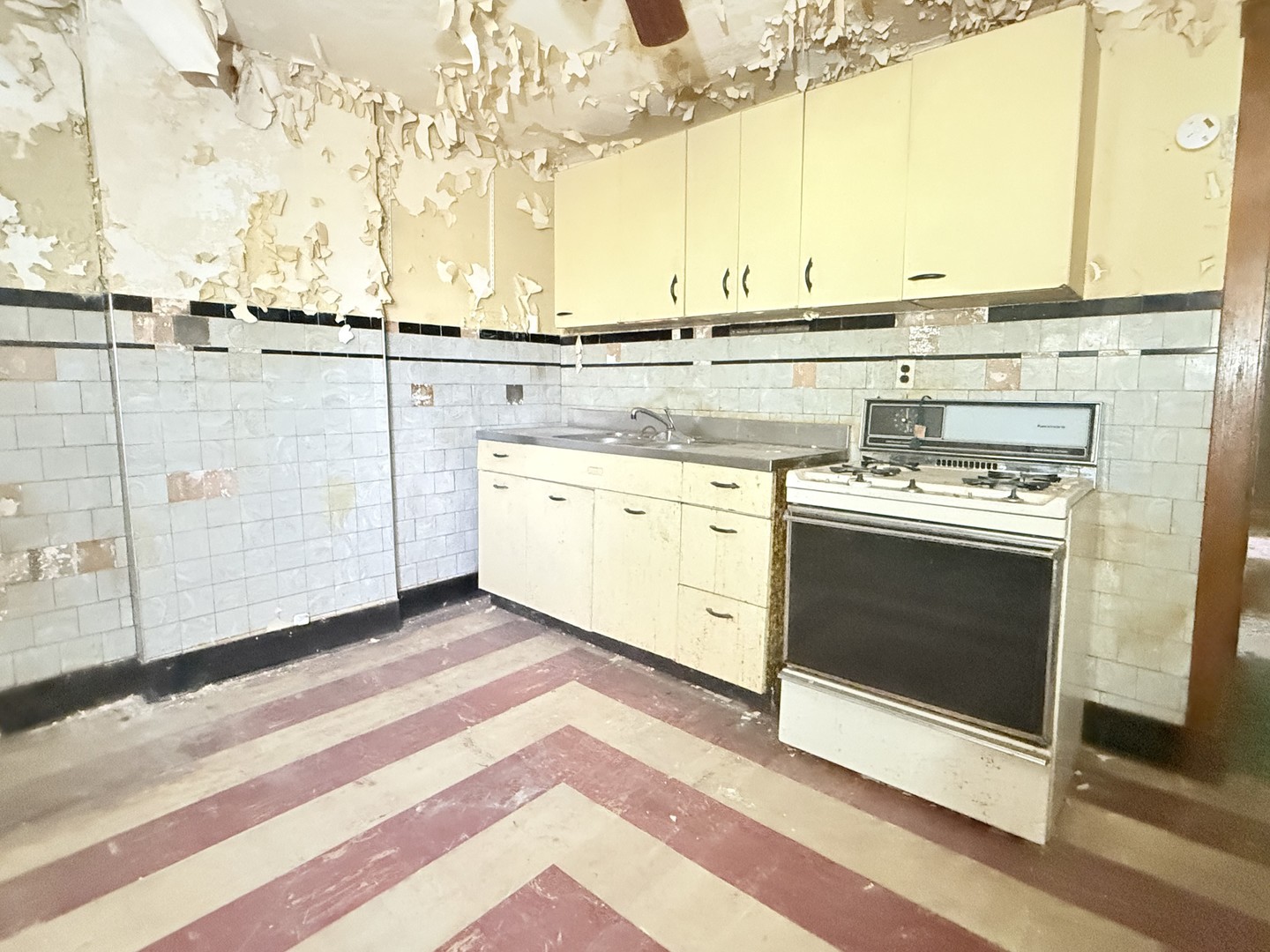 7243 S Perry Avenue, Chicago, IL 60621