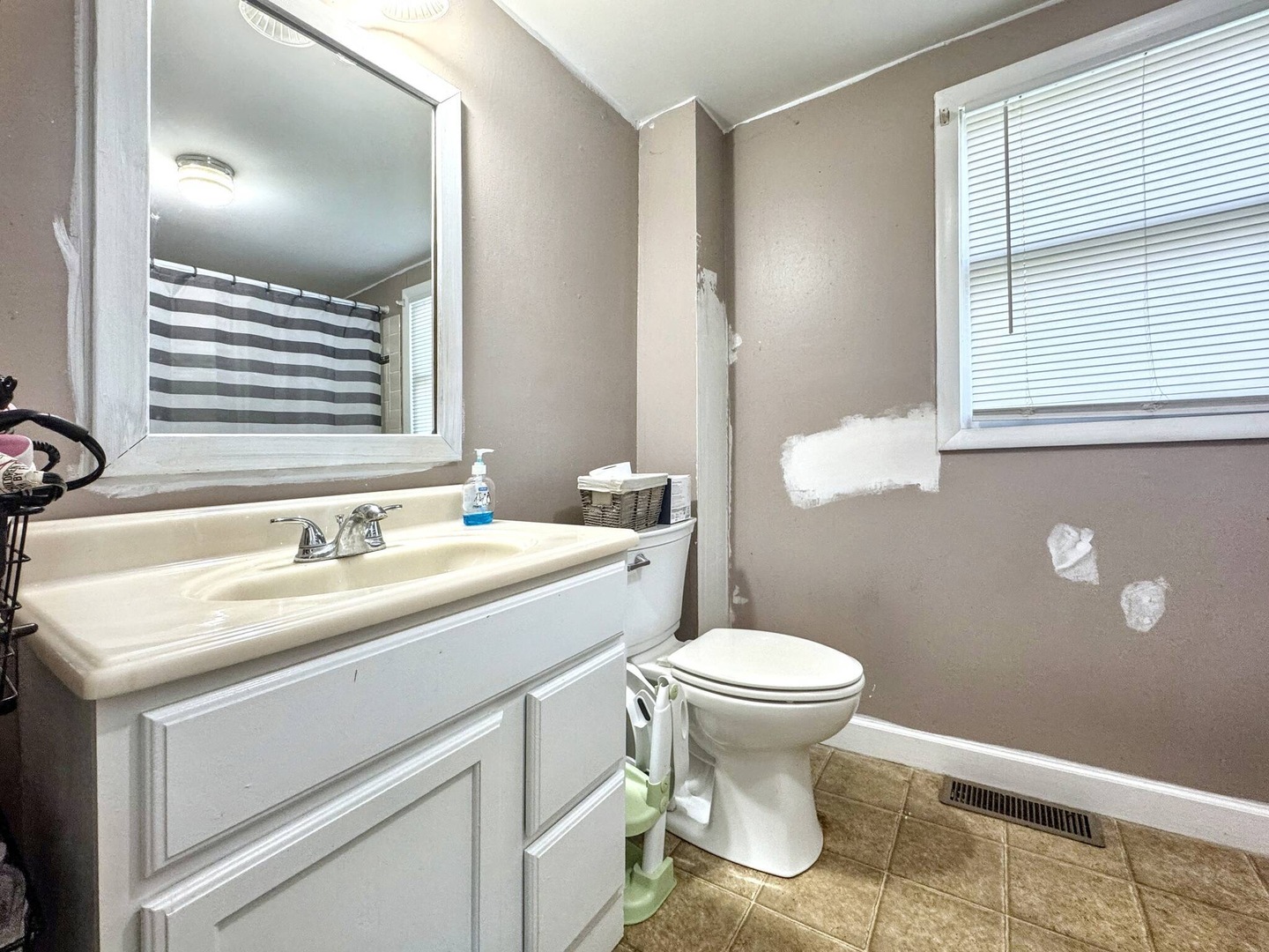 110 N Elm Street, Waterman, IL 60556
