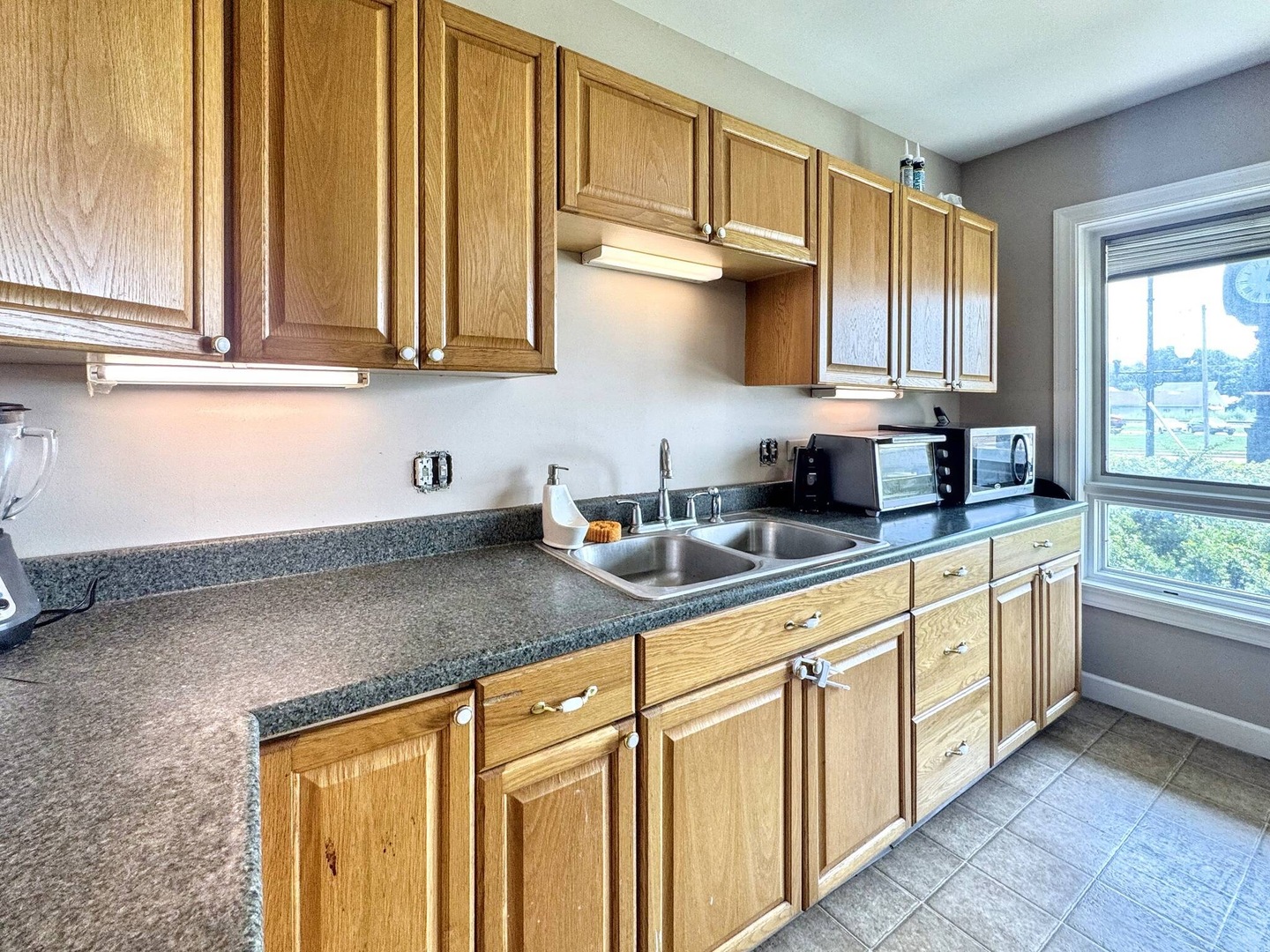 110 N Elm Street, Waterman, IL 60556