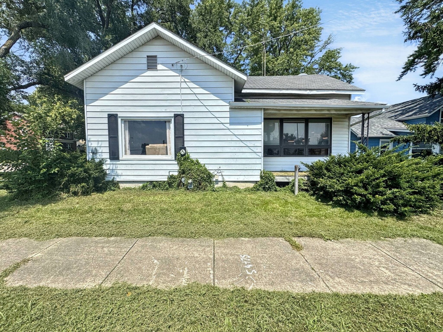 110 N Elm Street, Waterman, IL 60556