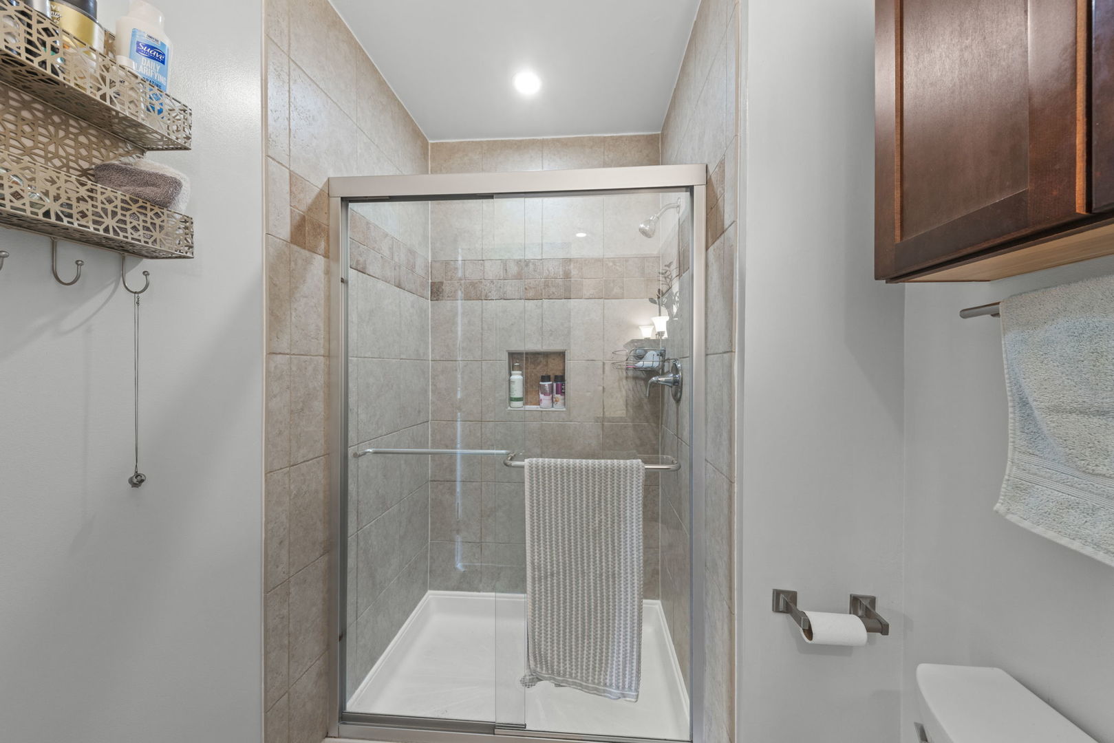1019 Tioga Court, Carol Stream, IL 60188