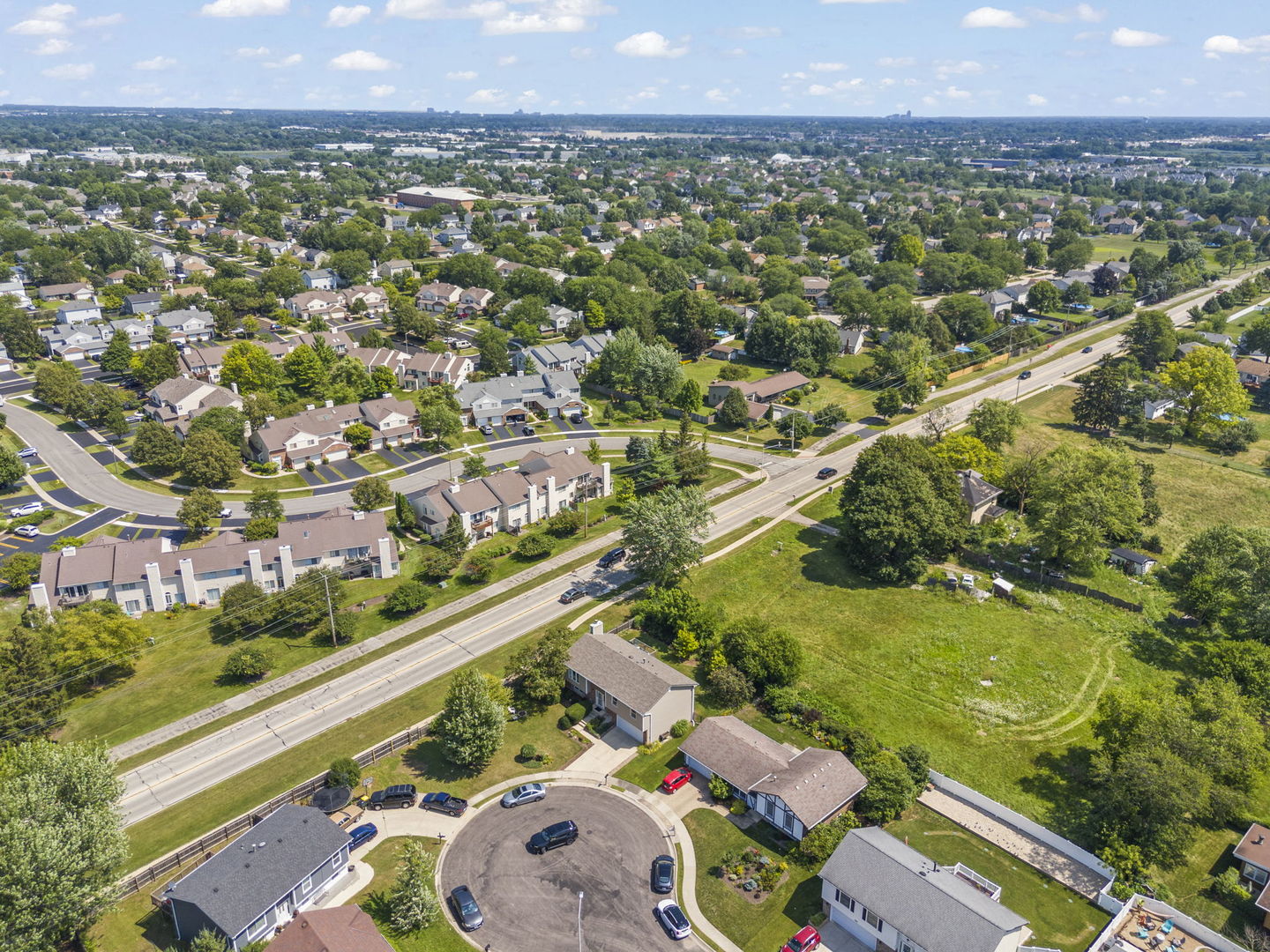1019 Tioga Court, Carol Stream, IL 60188