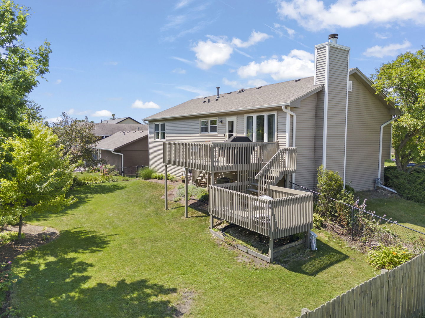 1019 Tioga Court, Carol Stream, IL 60188
