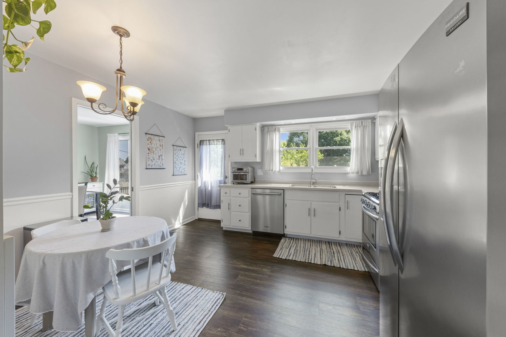 1019 Tioga Court, Carol Stream, IL 60188