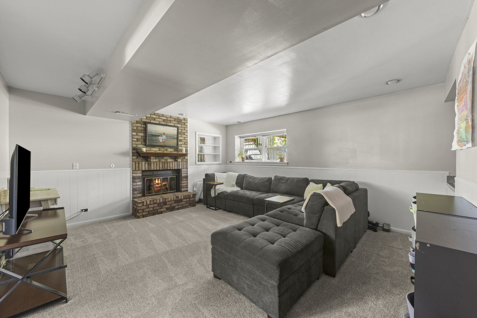 1019 Tioga Court, Carol Stream, IL 60188