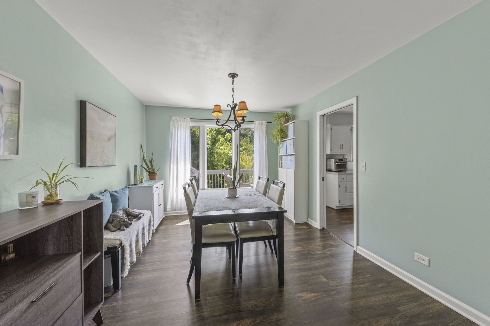 1019 Tioga Court, Carol Stream, IL 60188