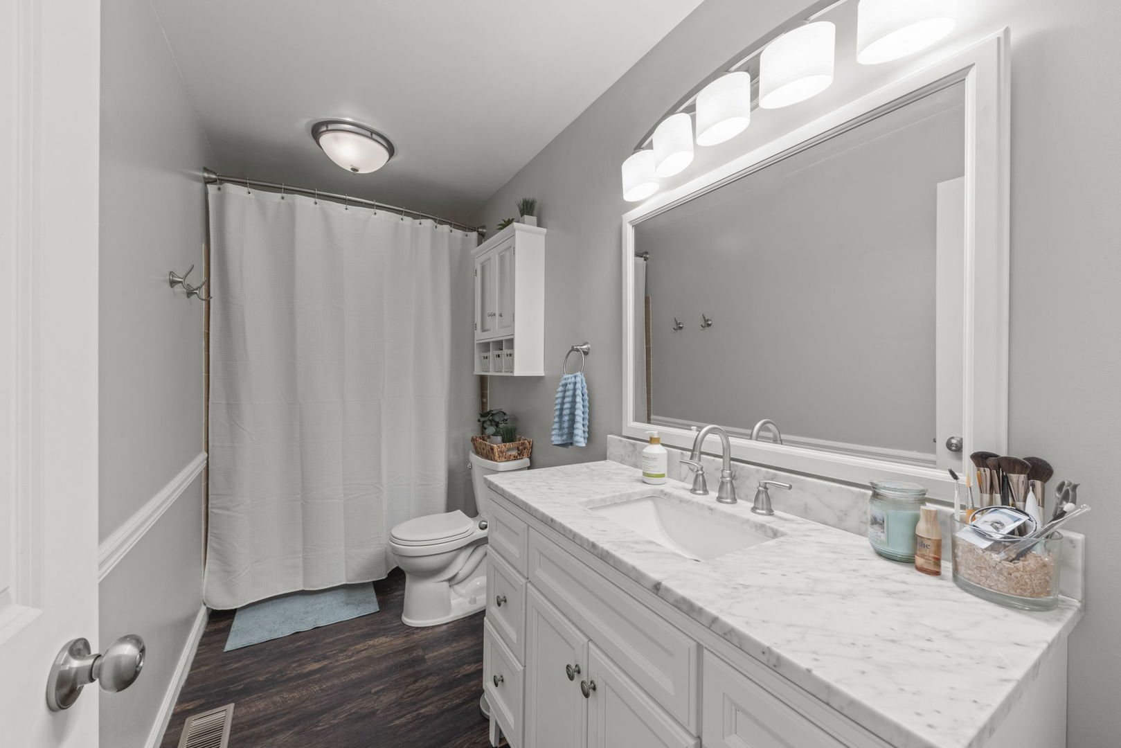 1019 Tioga Court, Carol Stream, IL 60188