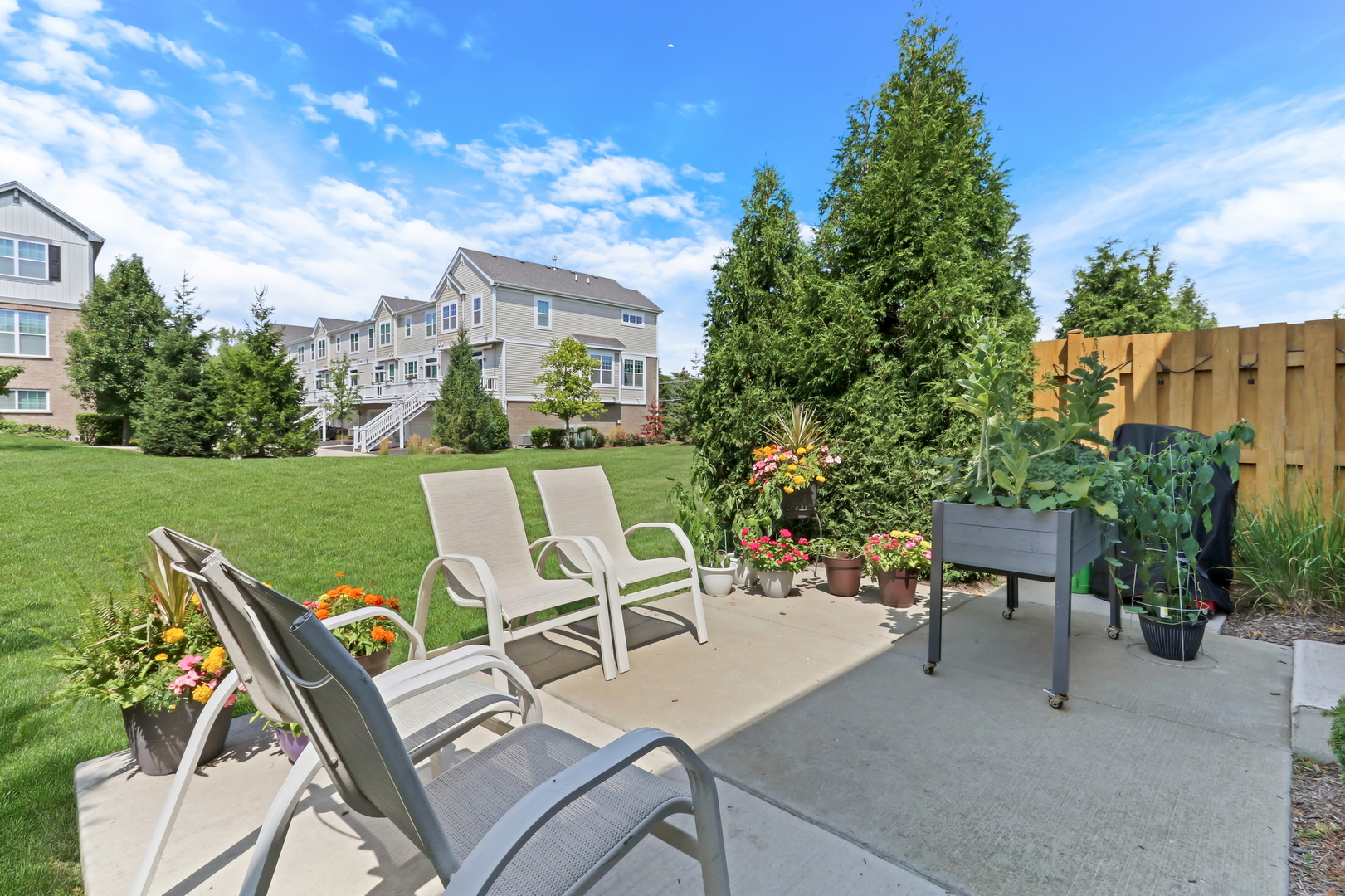 3227 N Heritage Lane, Arlington Heights, IL 60004