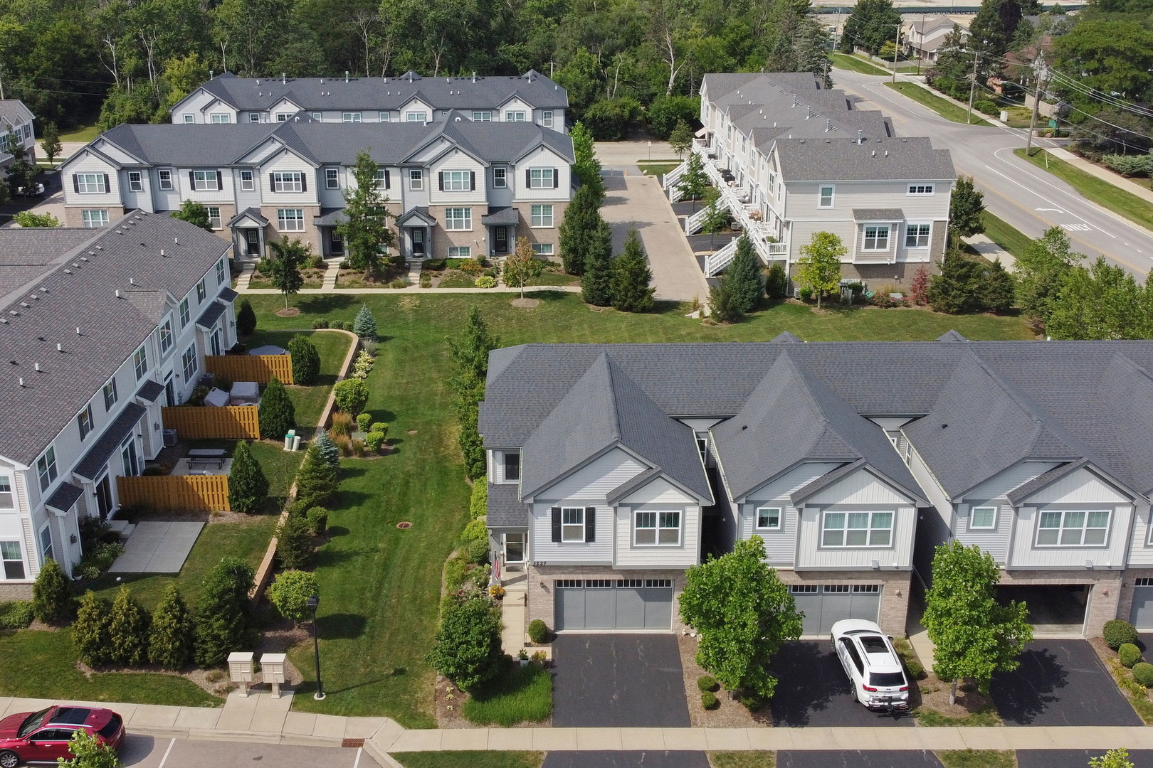 3227 N Heritage Lane, Arlington Heights, IL 60004