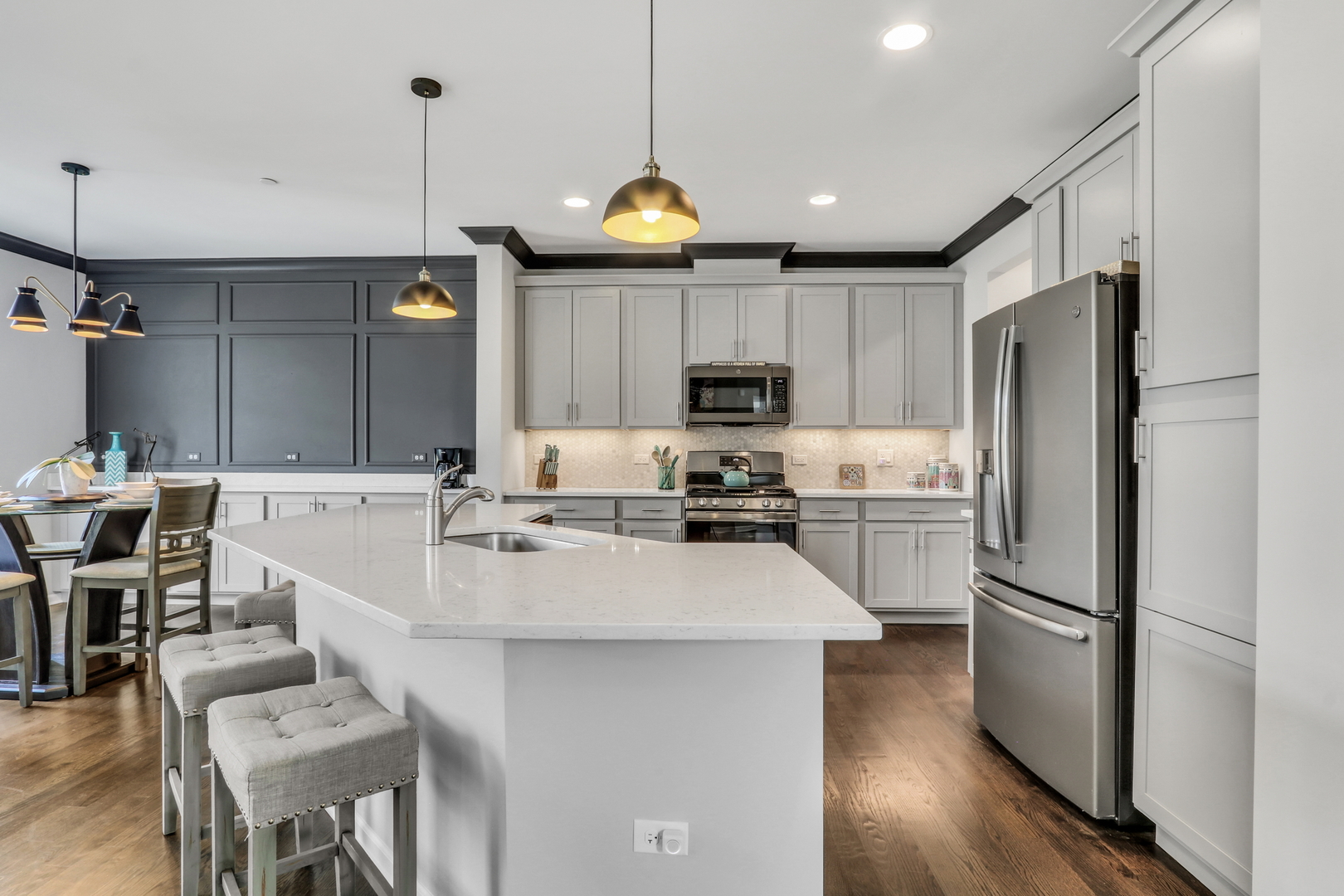 3227 N Heritage Lane, Arlington Heights, IL 60004