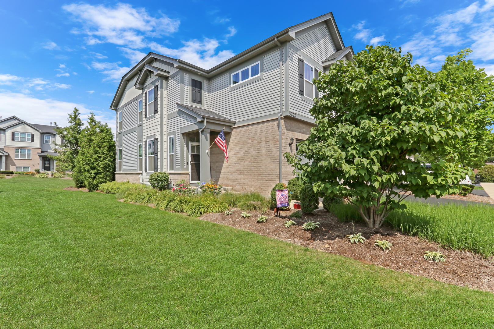 3227 N Heritage Lane, Arlington Heights, IL 60004
