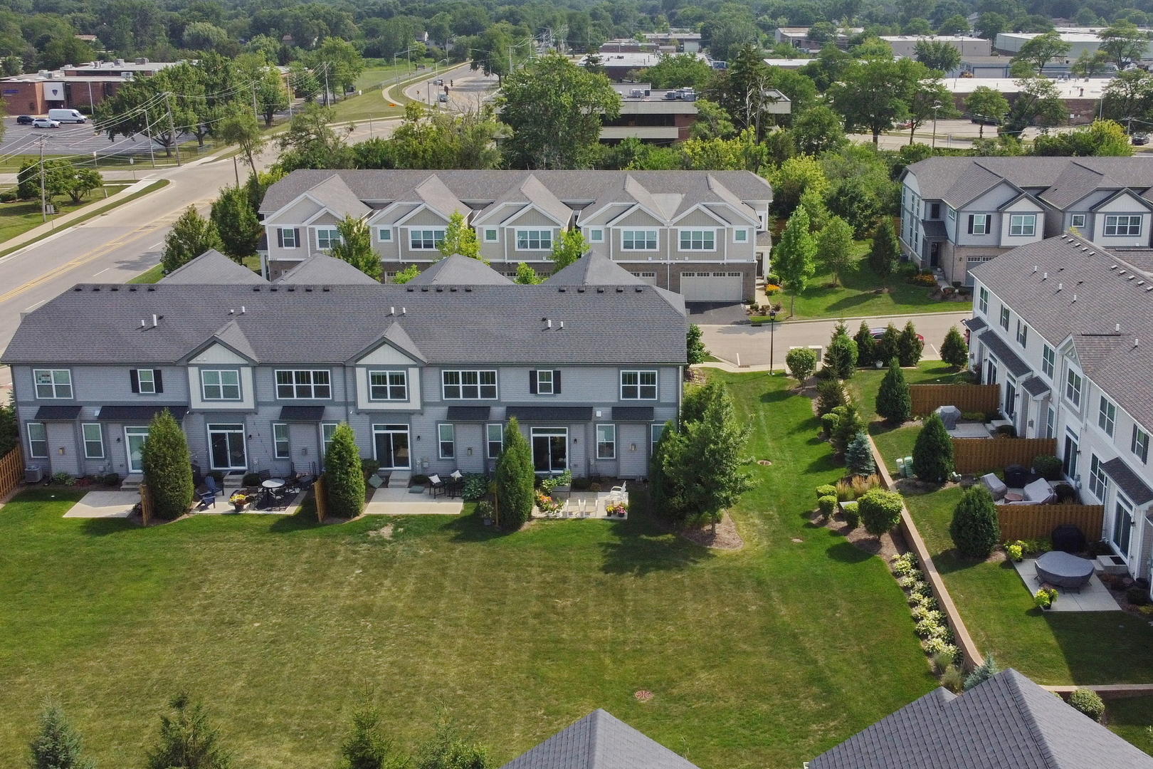 3227 N Heritage Lane, Arlington Heights, IL 60004