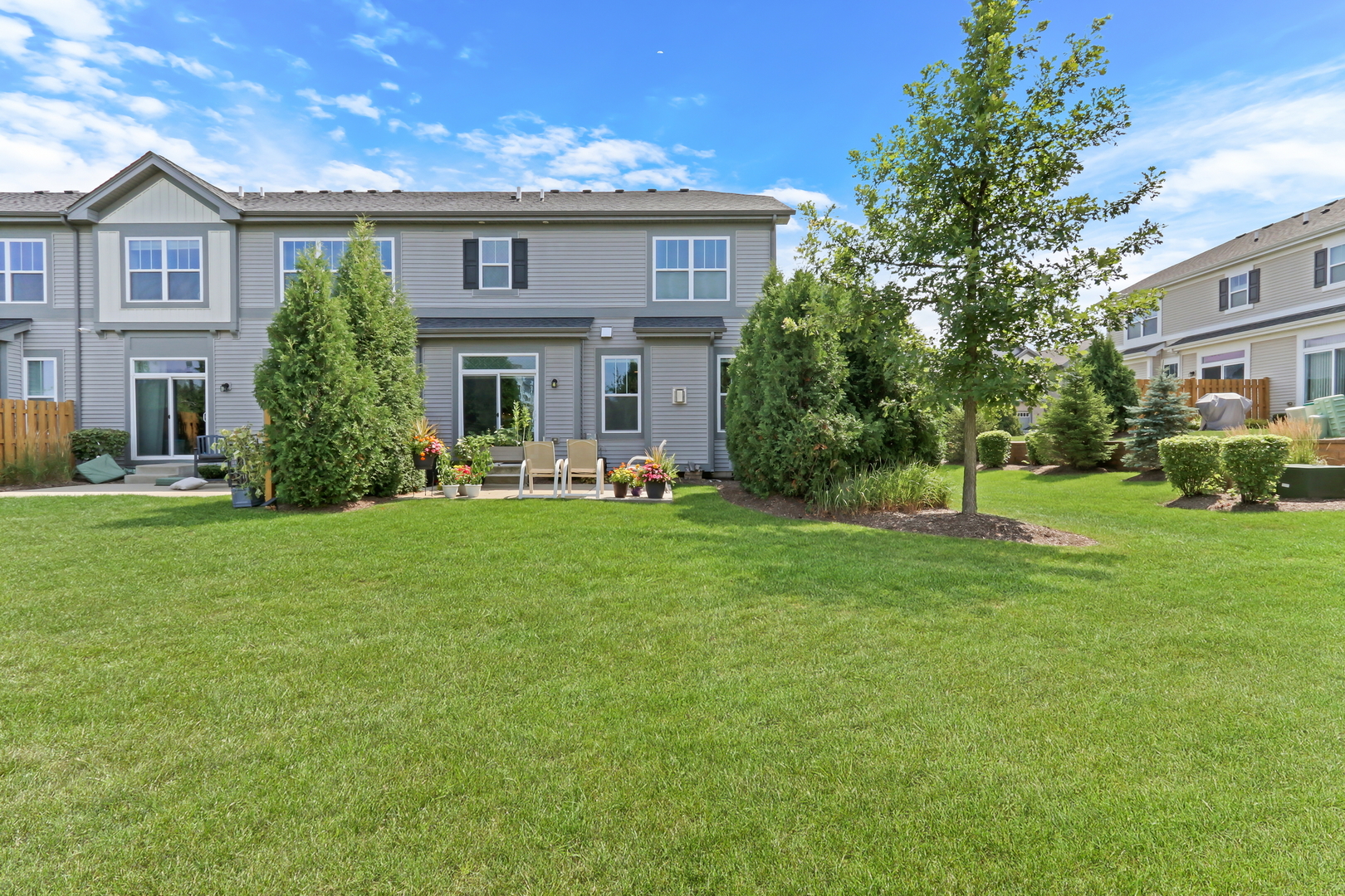 3227 N Heritage Lane, Arlington Heights, IL 60004