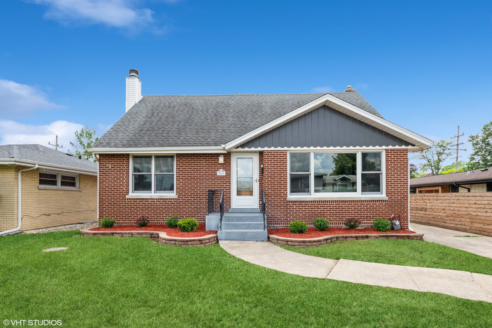 1001 Oakton Street, Park Ridge, IL 60068