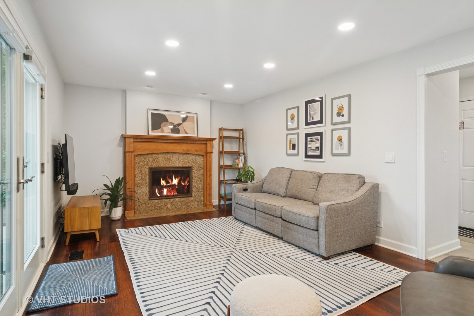 600 Stanford Lane, Buffalo Grove, IL 60089