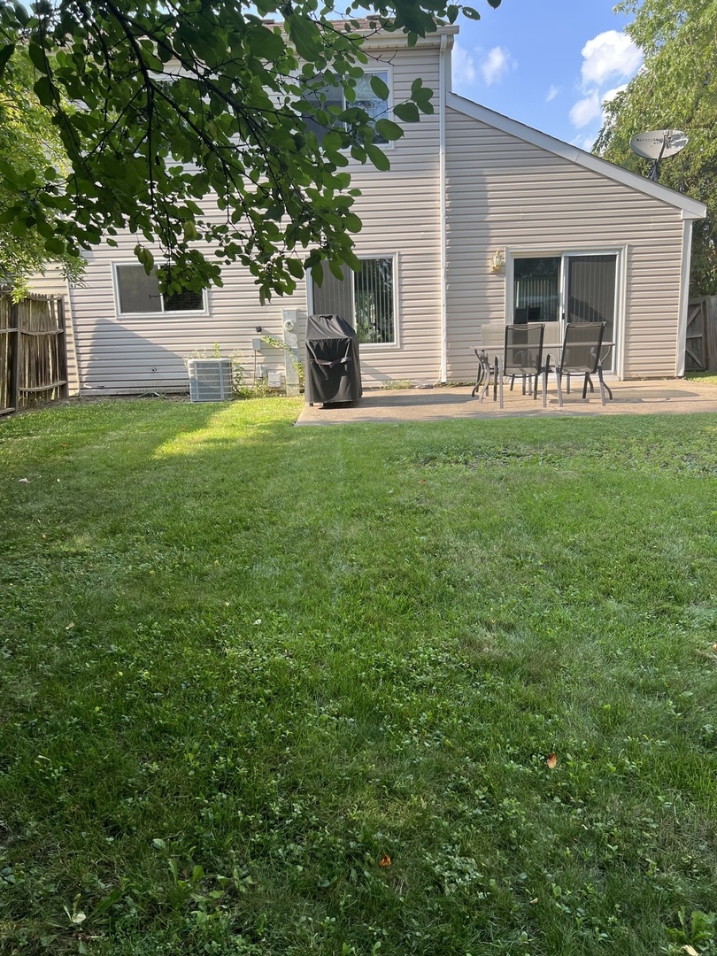 43 BUCKINGHAM Lane #43, Buffalo Grove, IL 60089