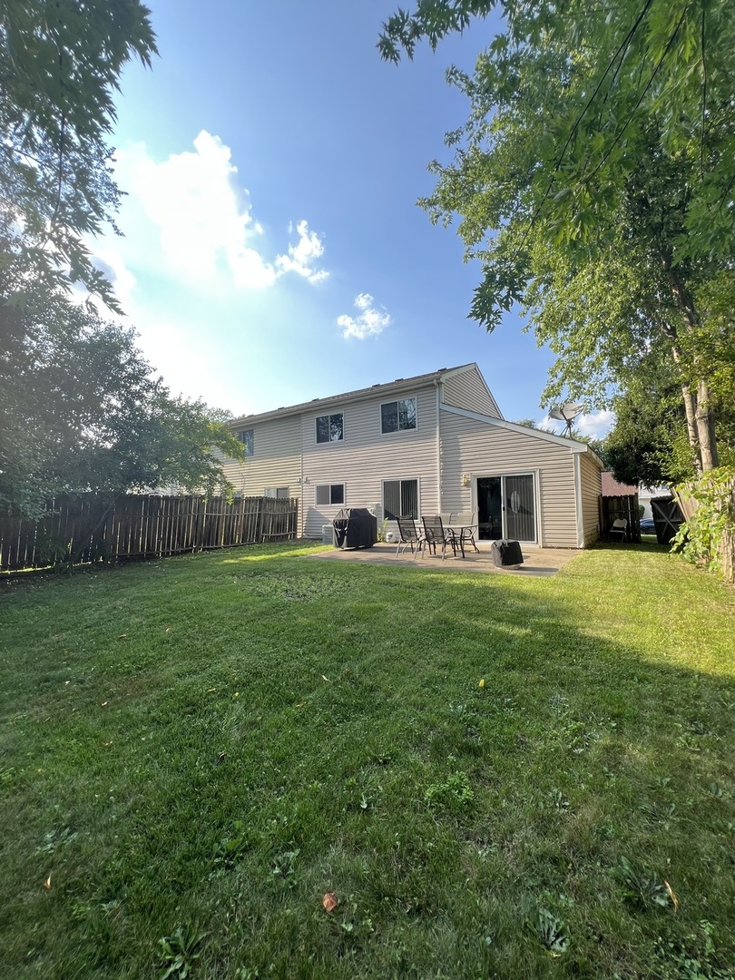 43 BUCKINGHAM Lane #43, Buffalo Grove, IL 60089