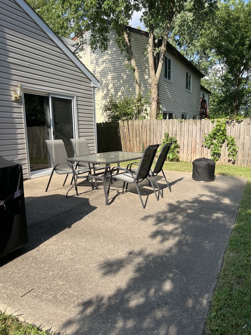 43 BUCKINGHAM Lane #43, Buffalo Grove, IL 60089