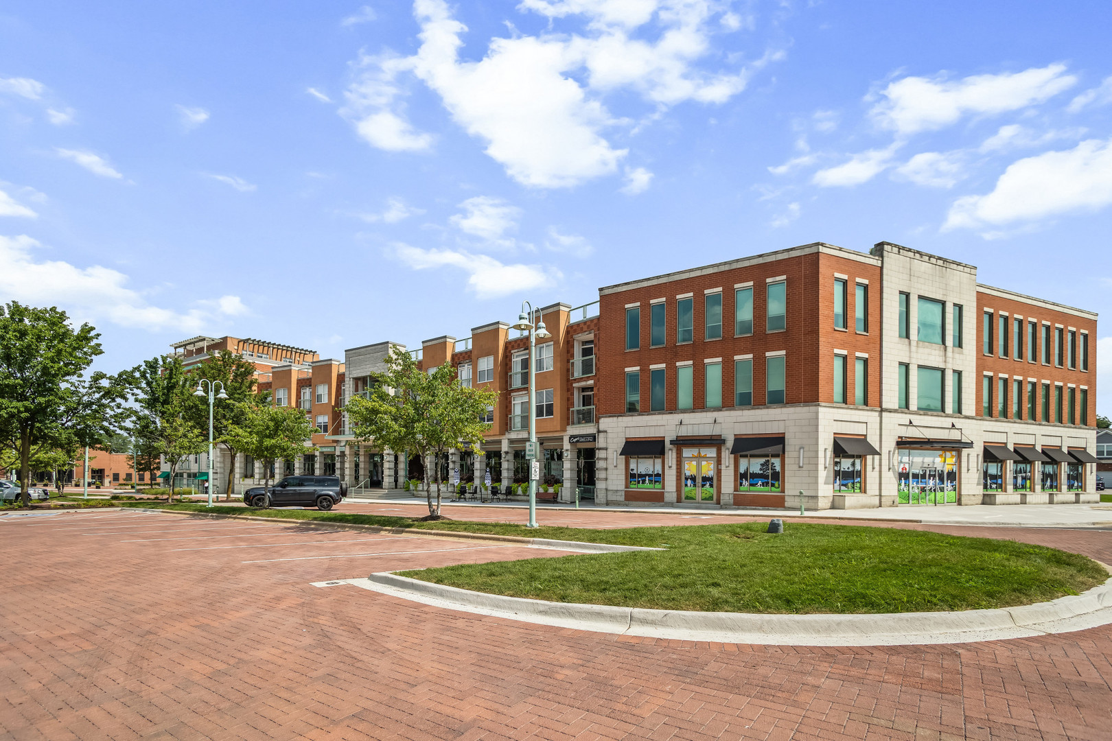 400 Village Circle #103, Willow Springs, IL 60480