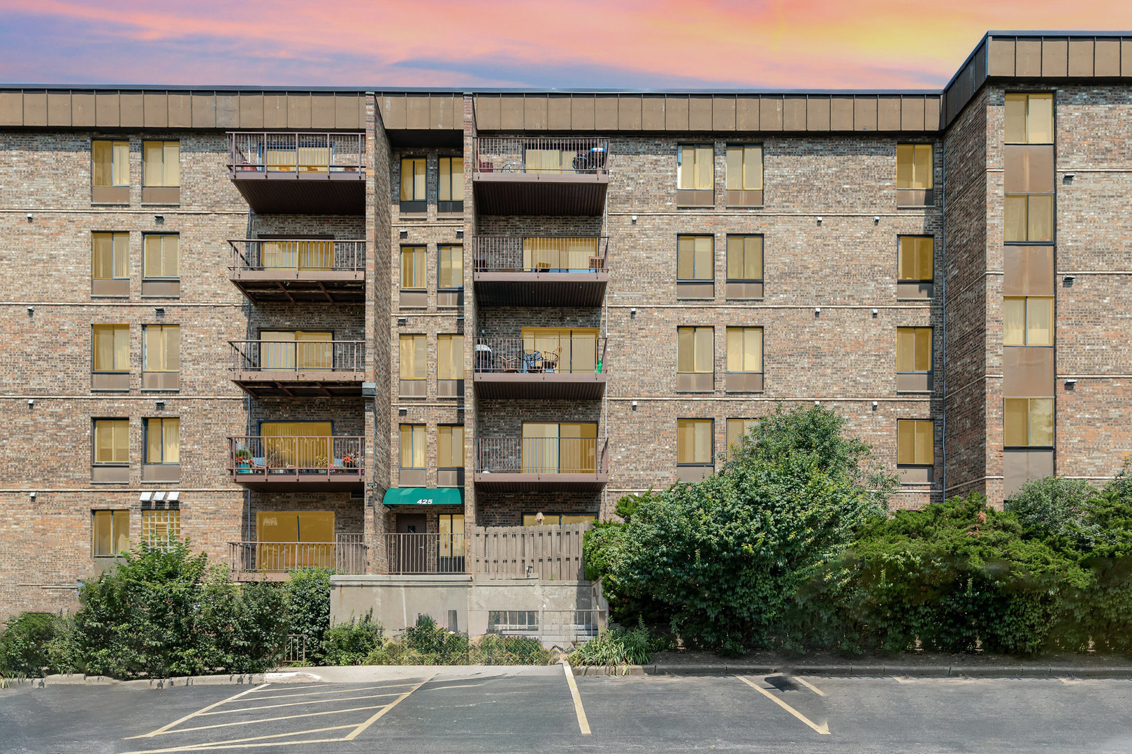 425 Walnut Creek Lane #1305, Lisle, IL 60532