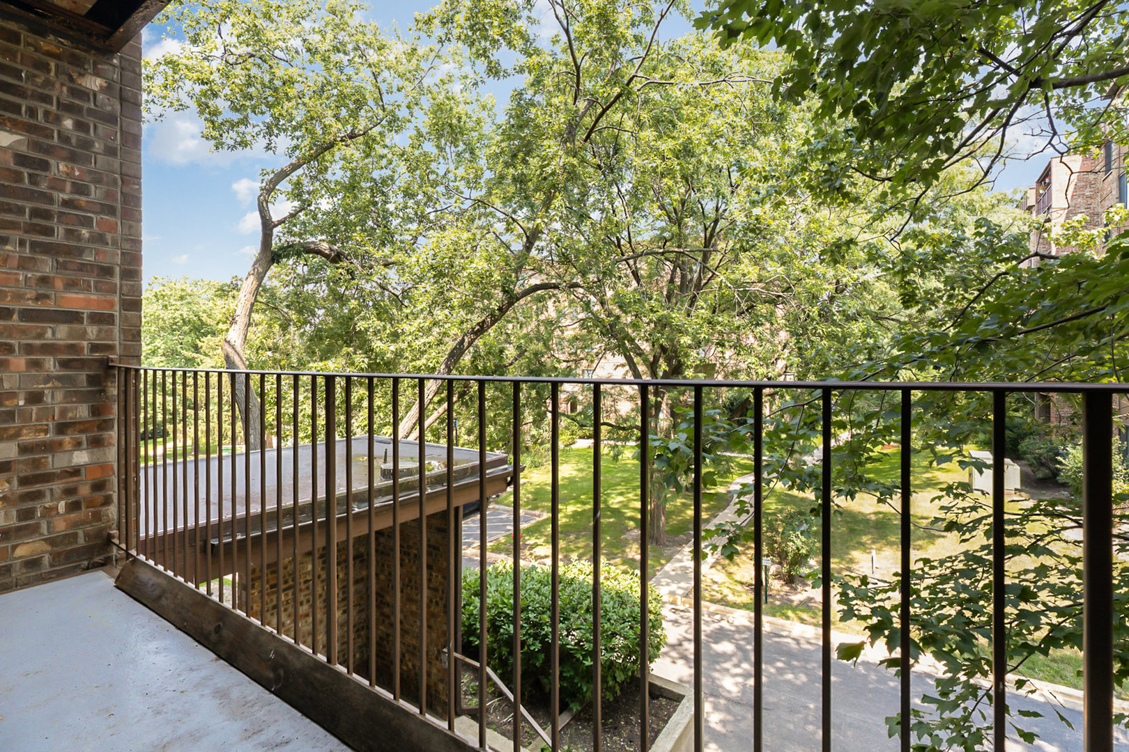 425 Walnut Creek Lane #1305, Lisle, IL 60532
