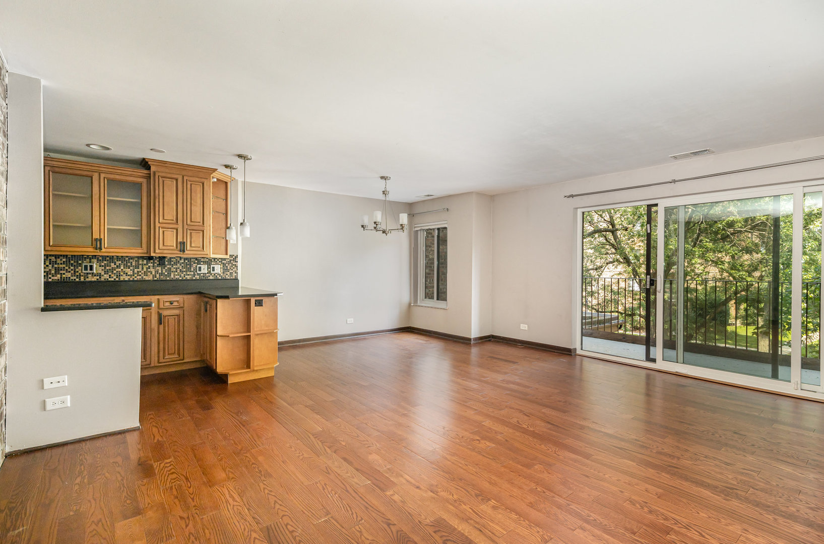 425 Walnut Creek Lane #1305, Lisle, IL 60532