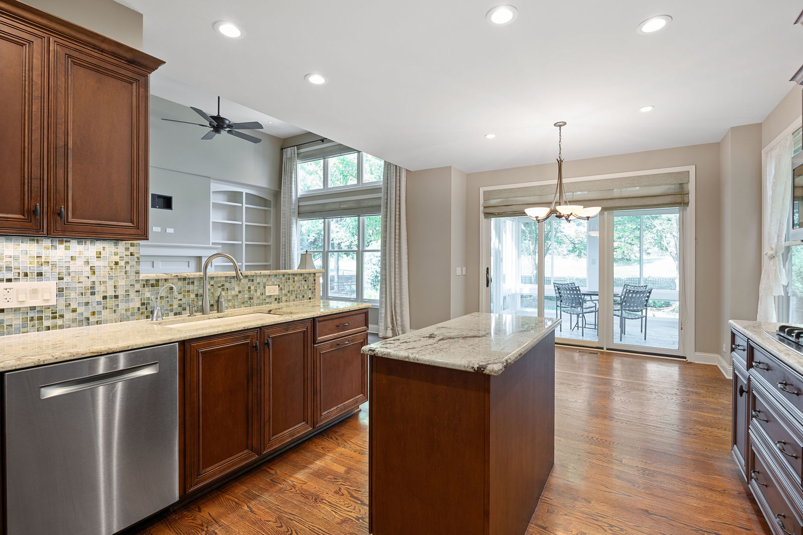1N598 Golf View Lane, Winfield, IL 60190