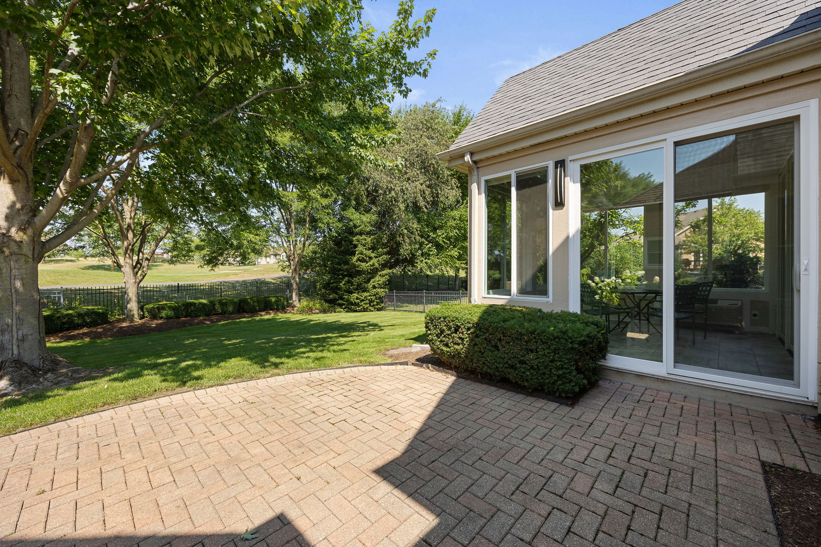 1N598 Golf View Lane, Winfield, IL 60190