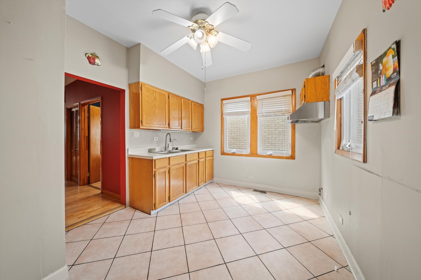 5220 S LINDER Avenue, Chicago, IL 60638