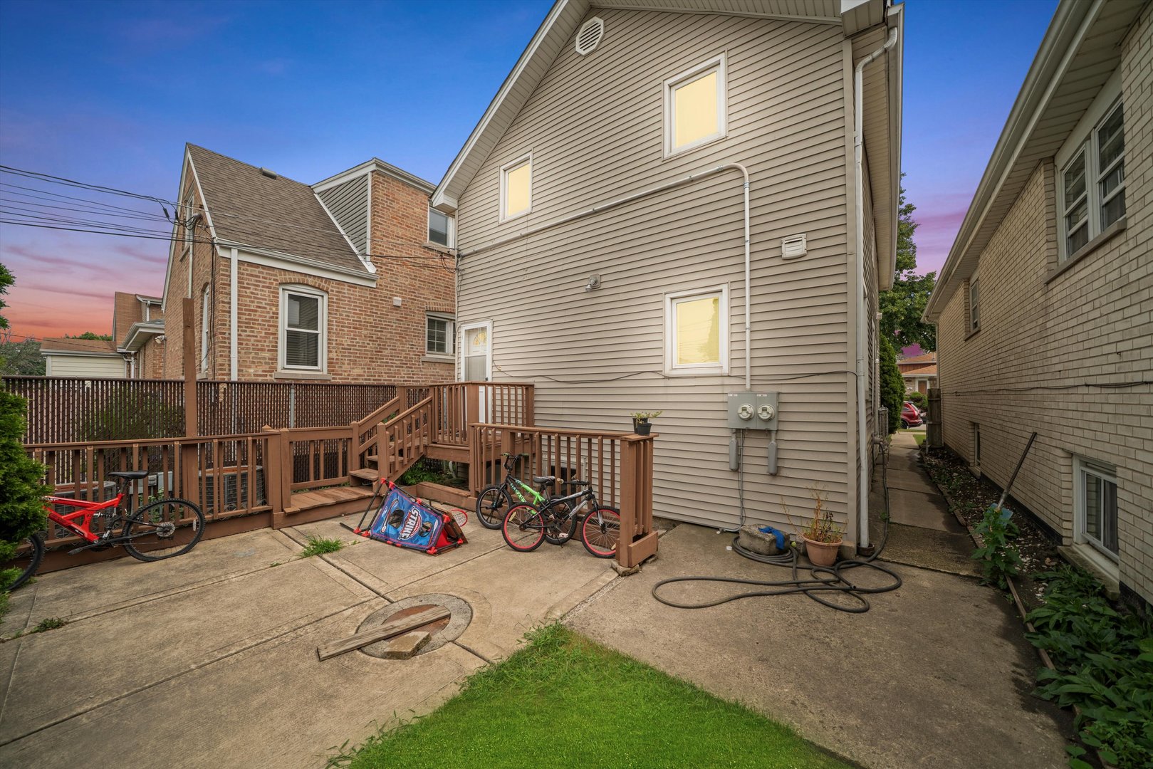 5220 S LINDER Avenue, Chicago, IL 60638