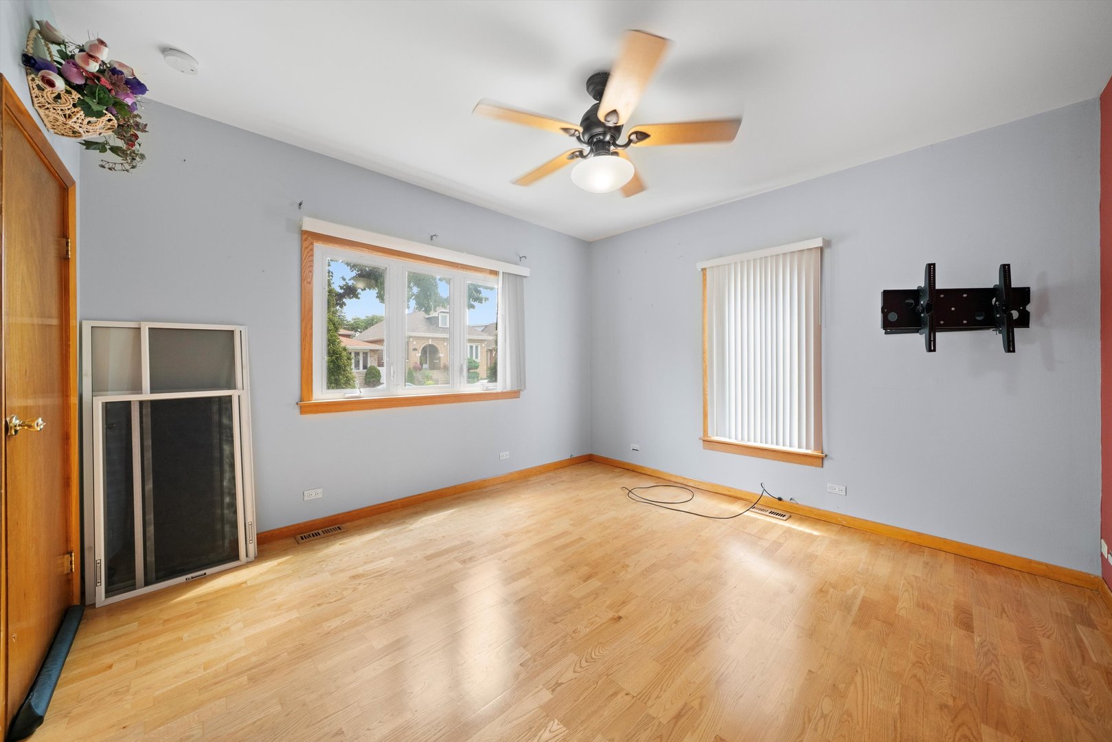 5220 S LINDER Avenue, Chicago, IL 60638