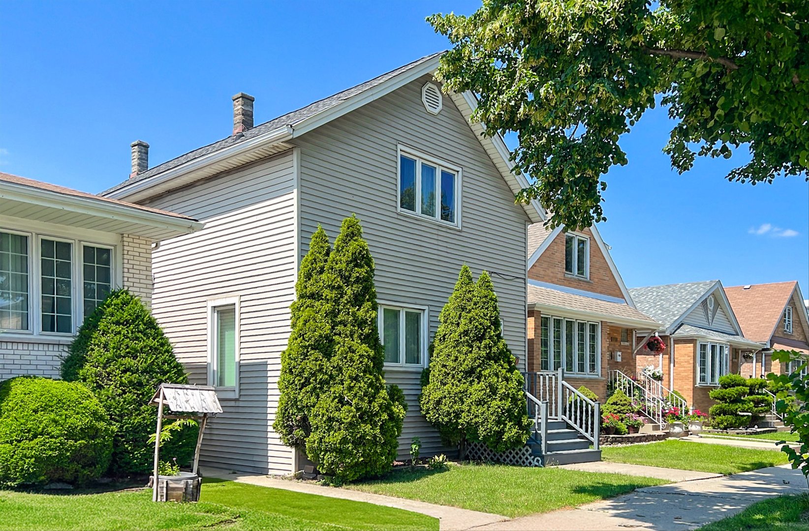 5220 S LINDER Avenue, Chicago, IL 60638