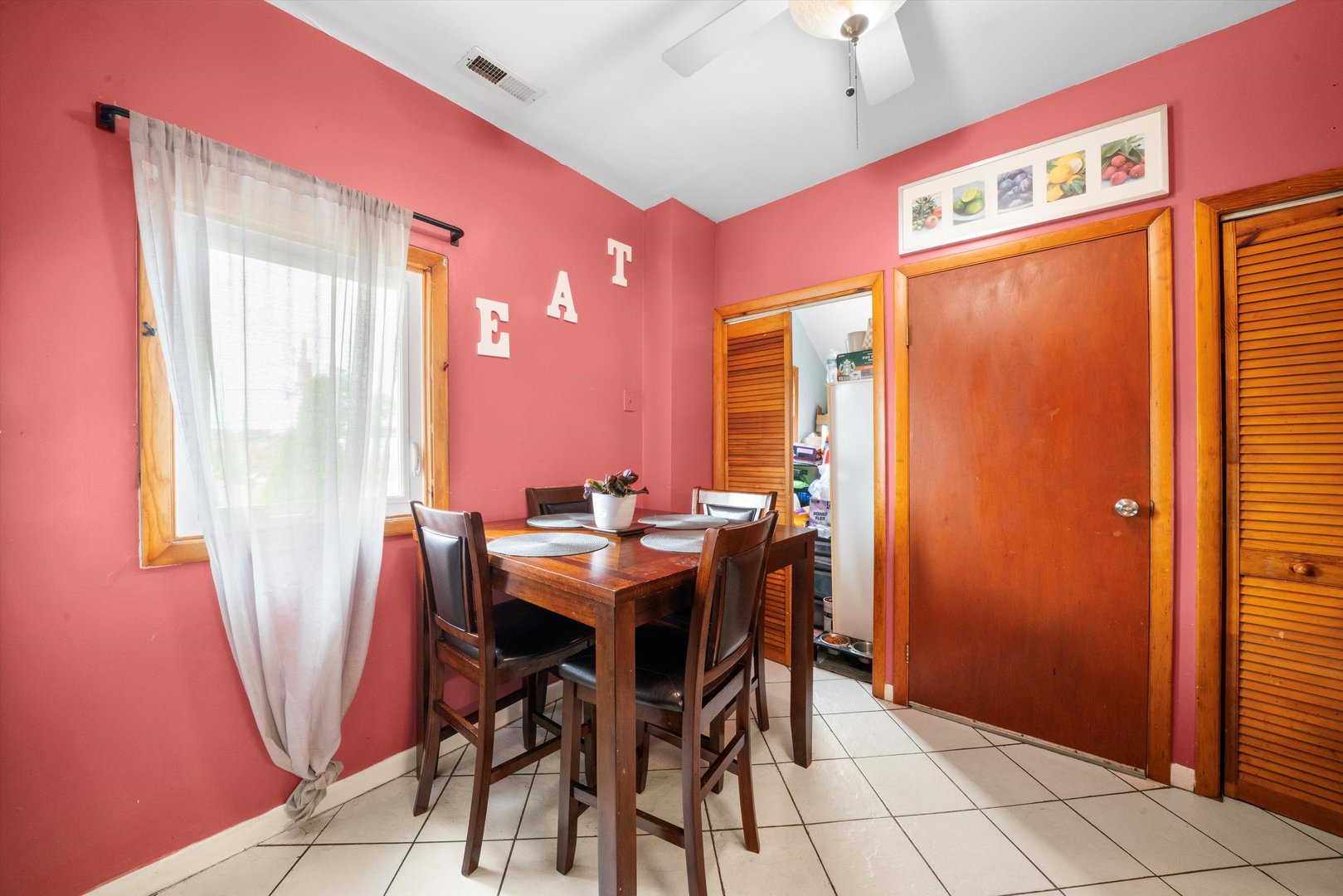 5220 S LINDER Avenue, Chicago, IL 60638